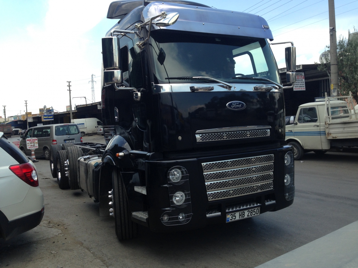 Tuning de alta calidad Ford Truck Cargo 3238 9.0L I6 381hp