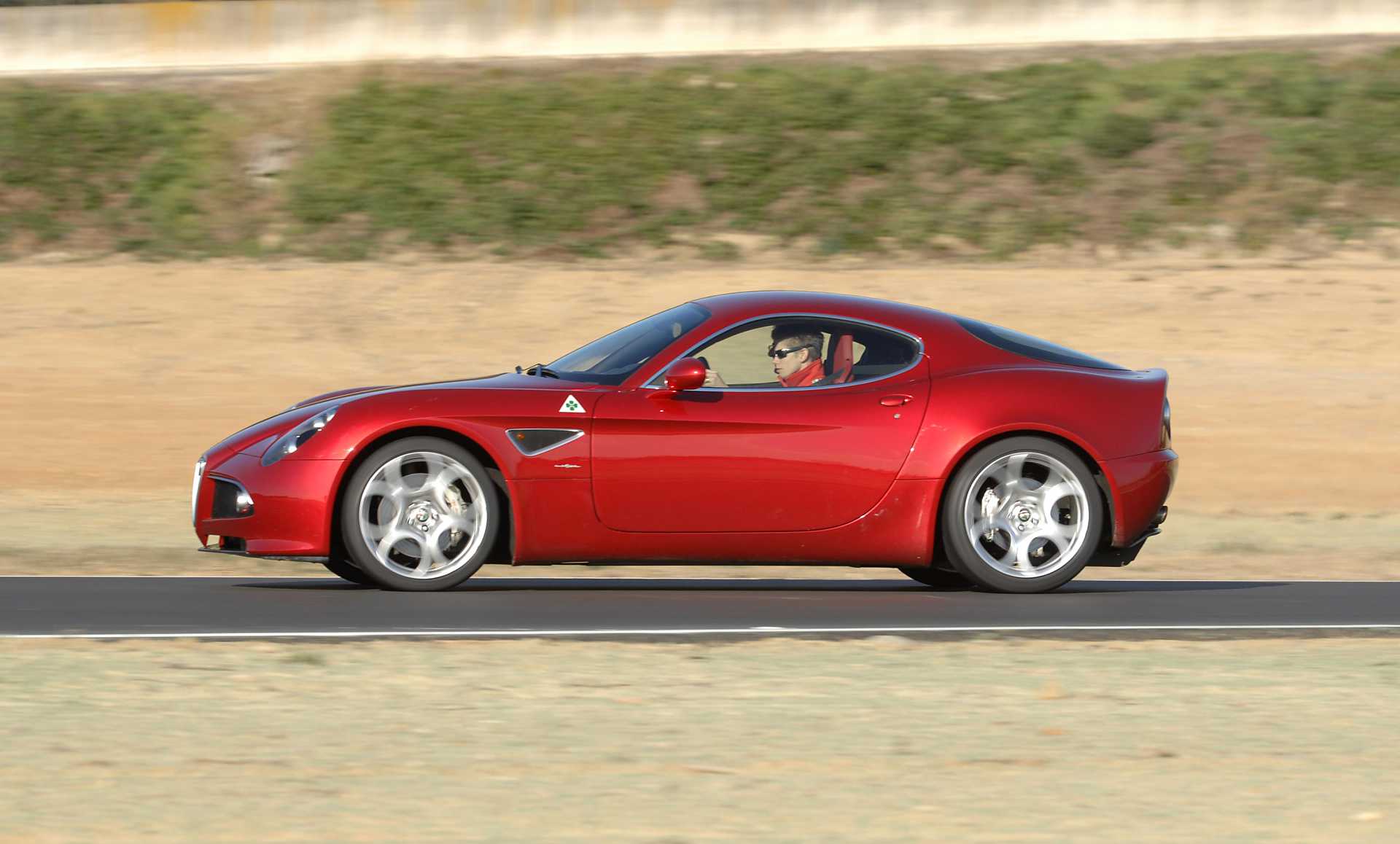 Yüksek kaliteli ayarlama fil Alfa Romeo 8C 4.7i V8 32v  450hp