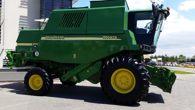 Yüksek kaliteli ayarlama fil John Deere Tractor CWS 1550 6.8 V6 225hp
