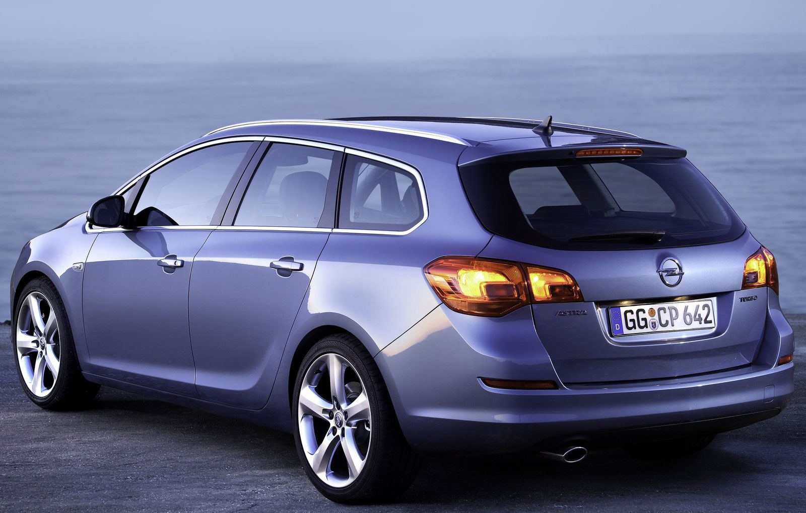 Yüksek kaliteli ayarlama fil Opel Astra 2.0 CDTi 160hp