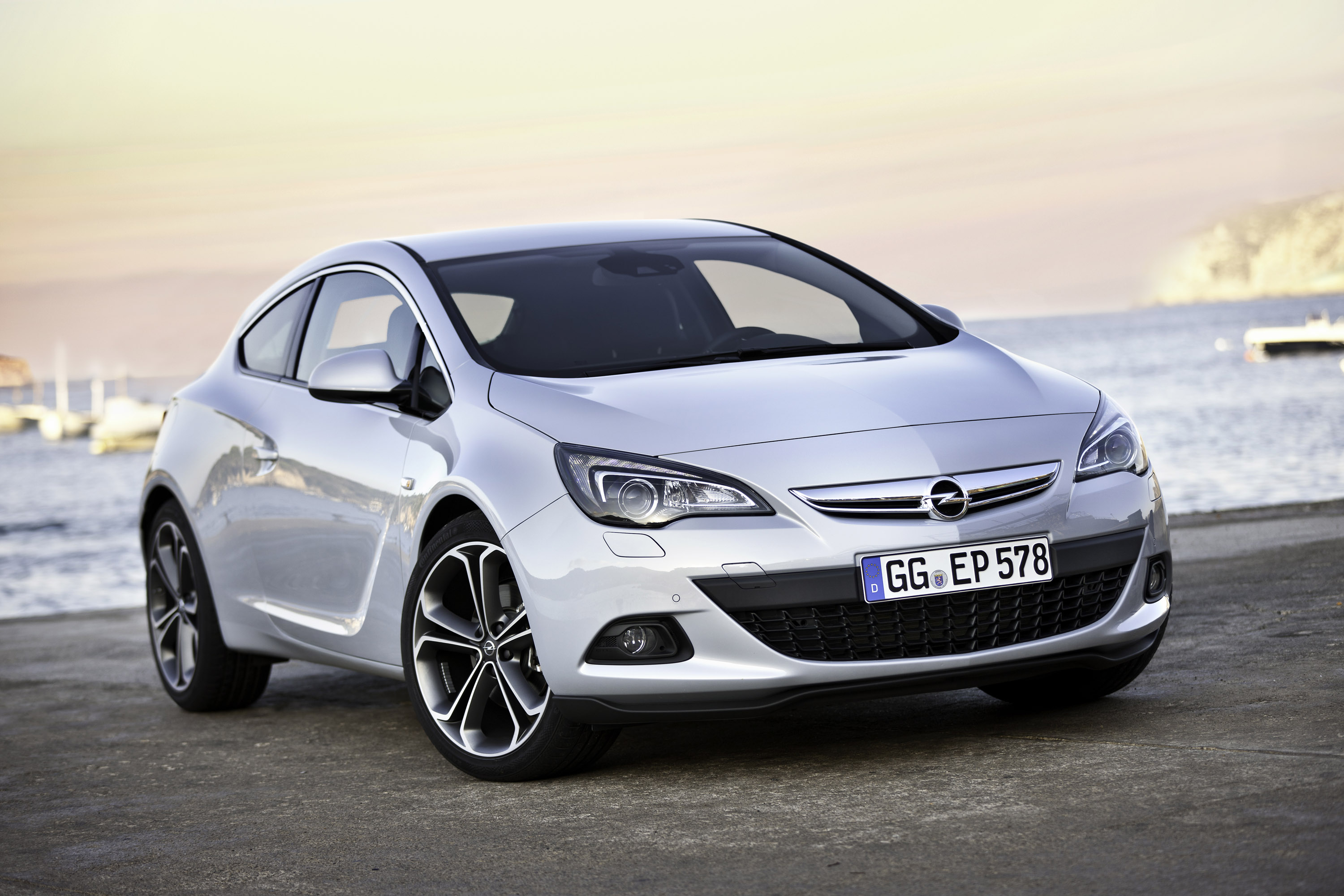 Yüksek kaliteli ayarlama fil Opel Astra 1.6 CDTi 136hp