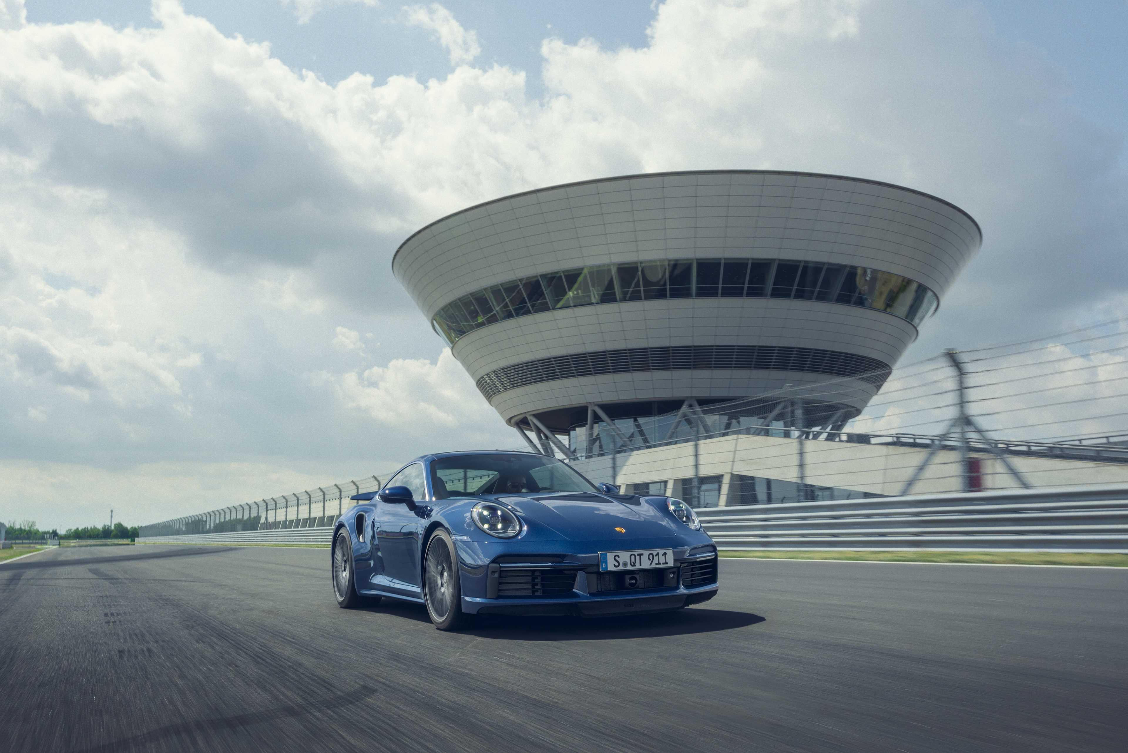 高品質チューニングファイル Porsche 911 3.8 Bi-Turbo 580hp