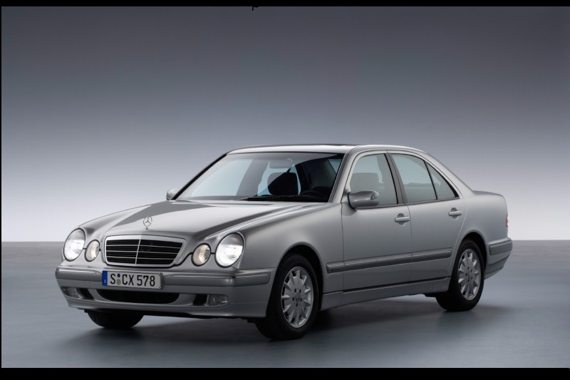 Yüksek kaliteli ayarlama fil Mercedes-Benz E 320 CDI 197hp